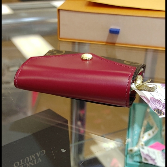 Louis VuittonđşMonogram Fuschia Zoe Small Wallet - Picture 4 of 14